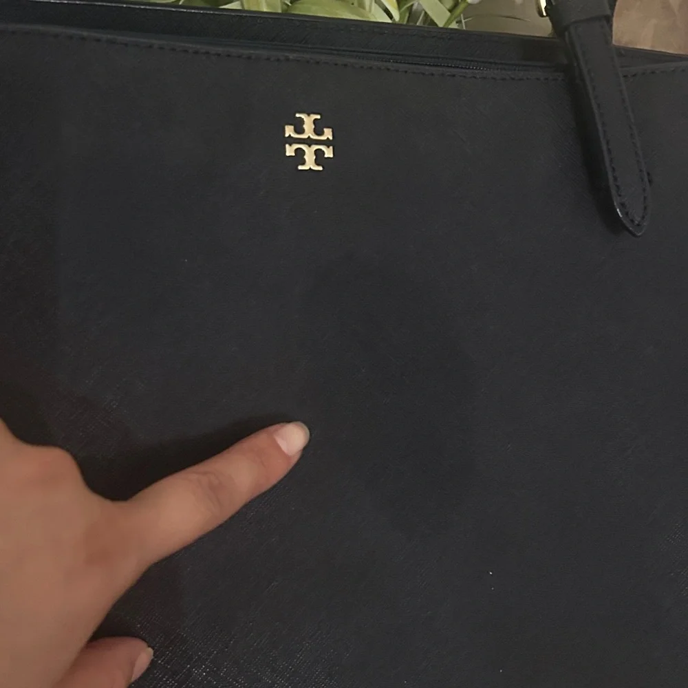 TORY BURCH Saffiano Leather York Buckle Tote - Picture 10 of 13